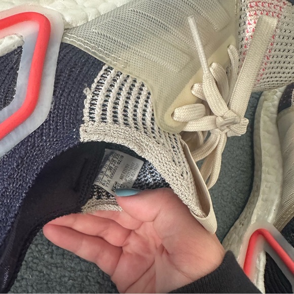 Adidas Ultraboost - Picture 6 of 7